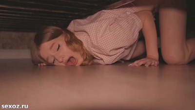 Бро стёр коленки сводной сестре